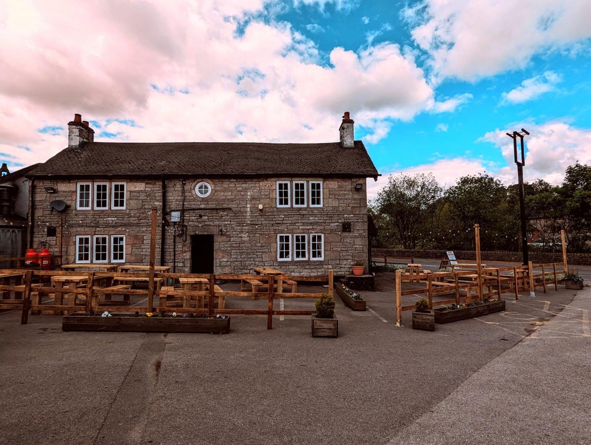 Waterfall Ye Olde Crown Inn מראה חיצוני תמונה